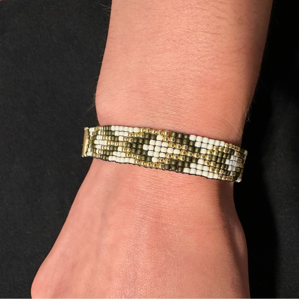 Handmade Beaded Bracelet - Picture 5 of 10